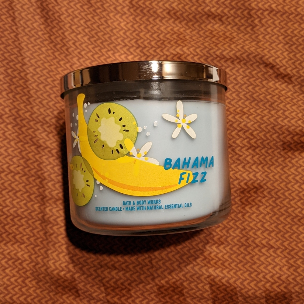 Bahama fizz candle by bath and body works